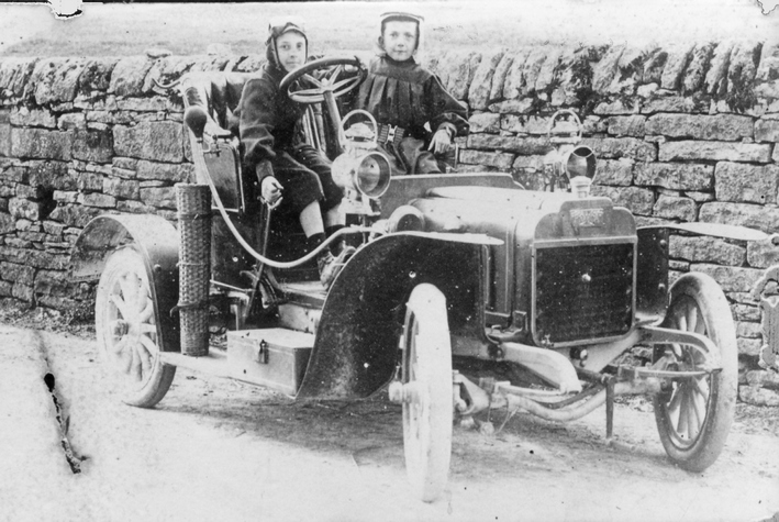 bourg voiture 1907.jpg